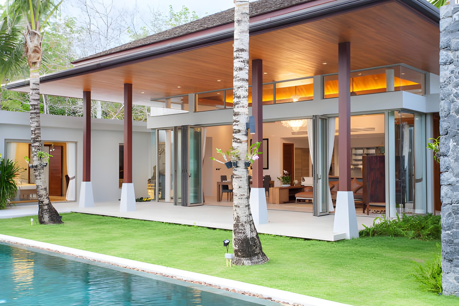 Tropical villa with pool
